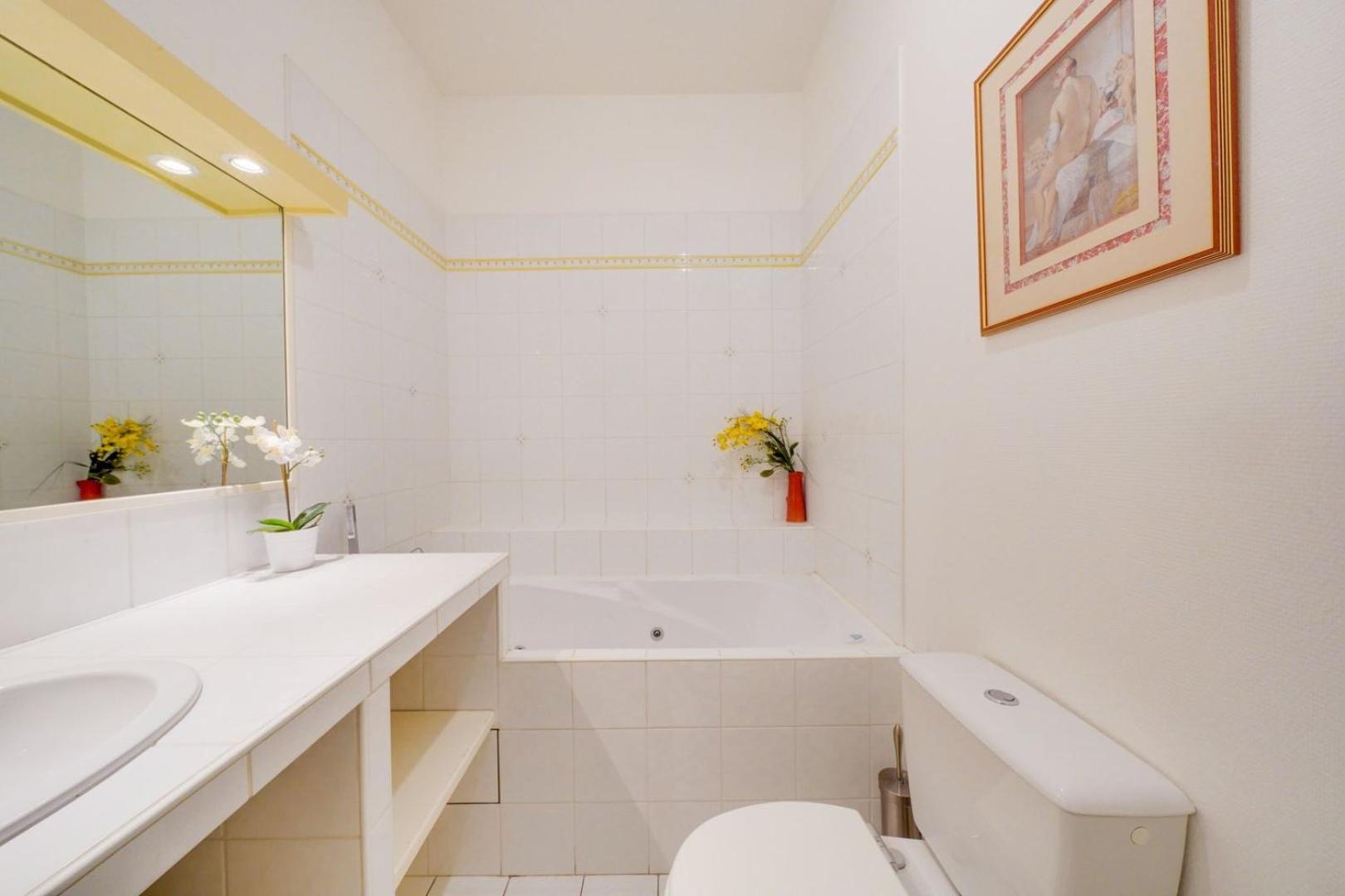 Lovely Apartment With Exceptional Terrace Бордо Экстерьер фото